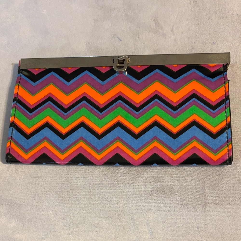 Multicolor Chevron Pattern Wallet - image 1